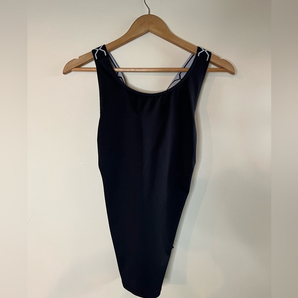 Hunter black workout top with net back detail